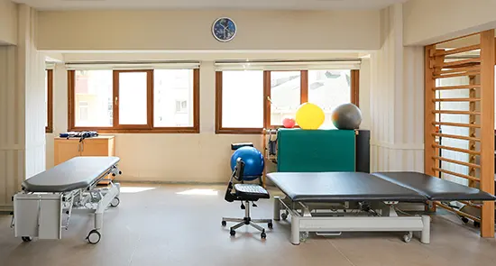 Von der Klinik bereitgestelltes Foto von Darüşşafaka Ömran und Yahya Hamuluoğlu Zentrum für Physiotherapie und Rehabilitation
