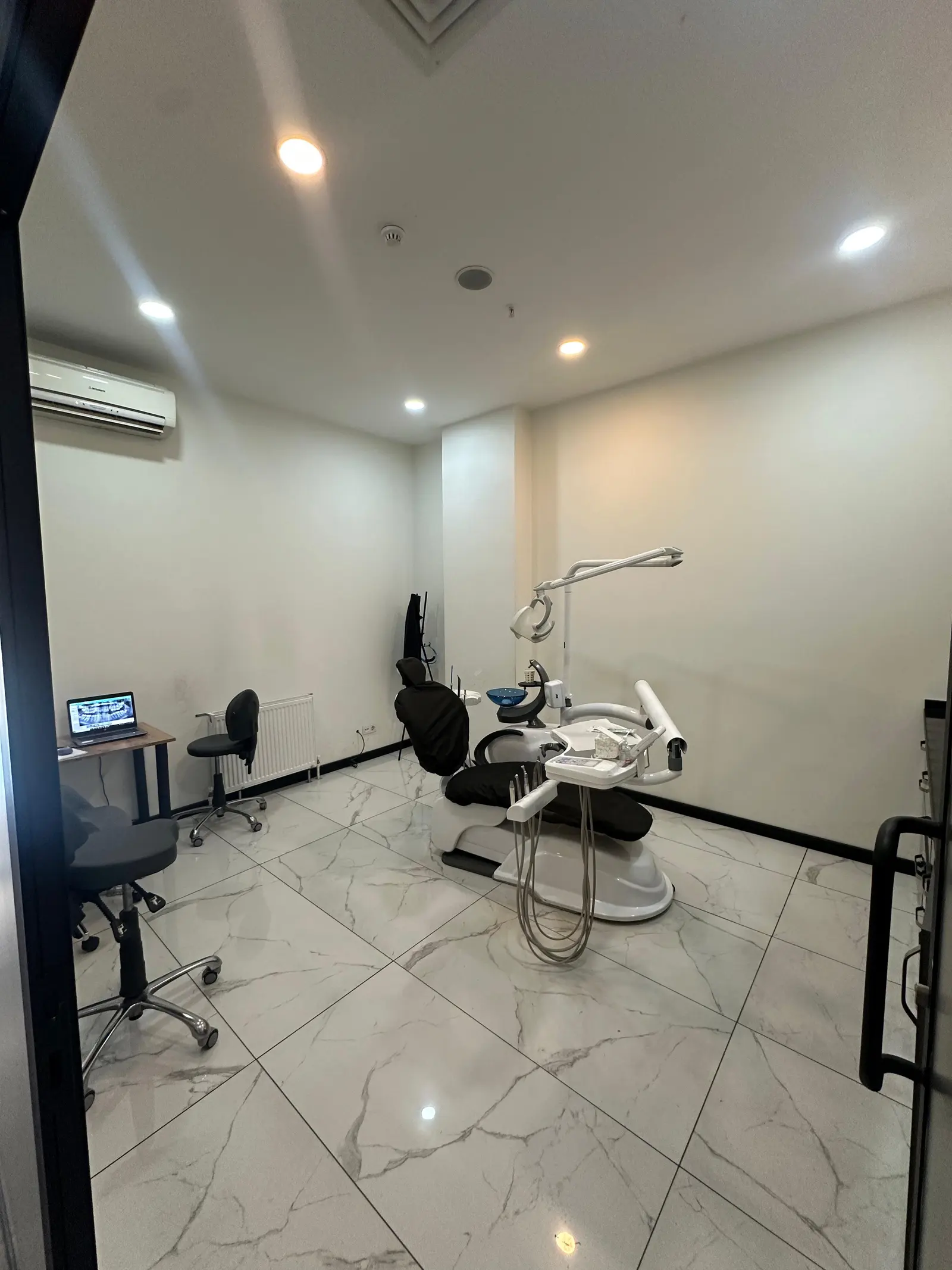 Clinic-provided photograph of Referans Dental Clinic