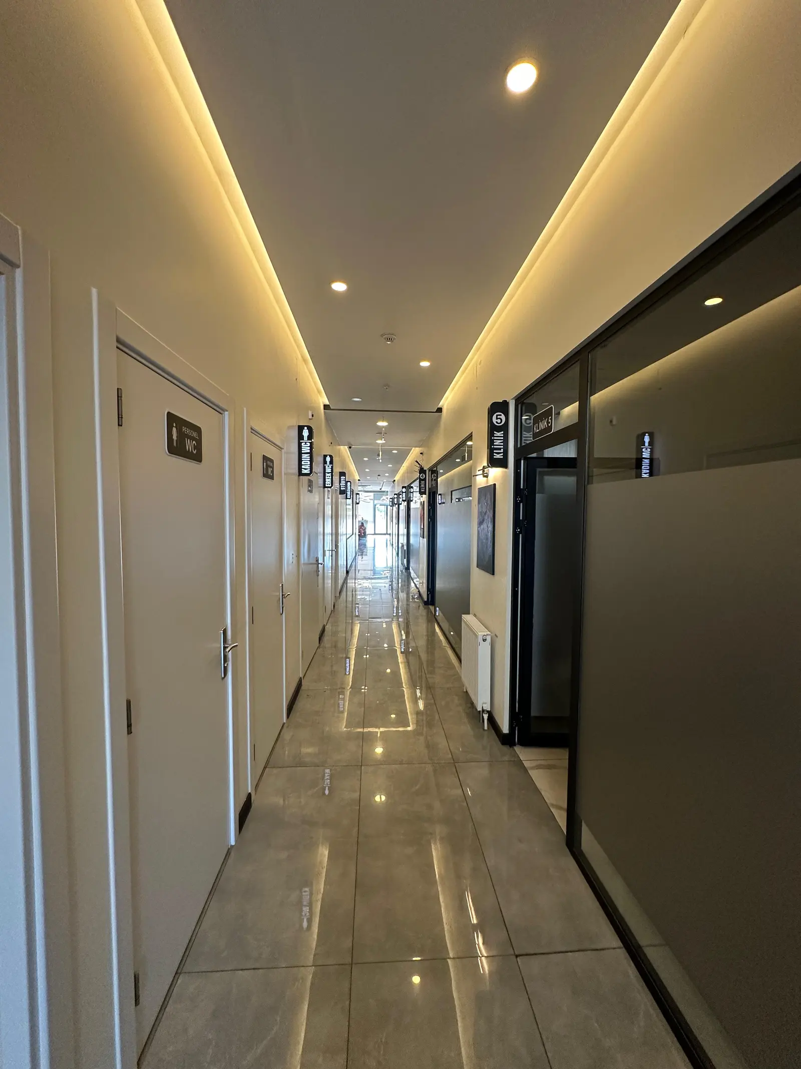 Clinic-provided photograph of Referans Dental Clinic