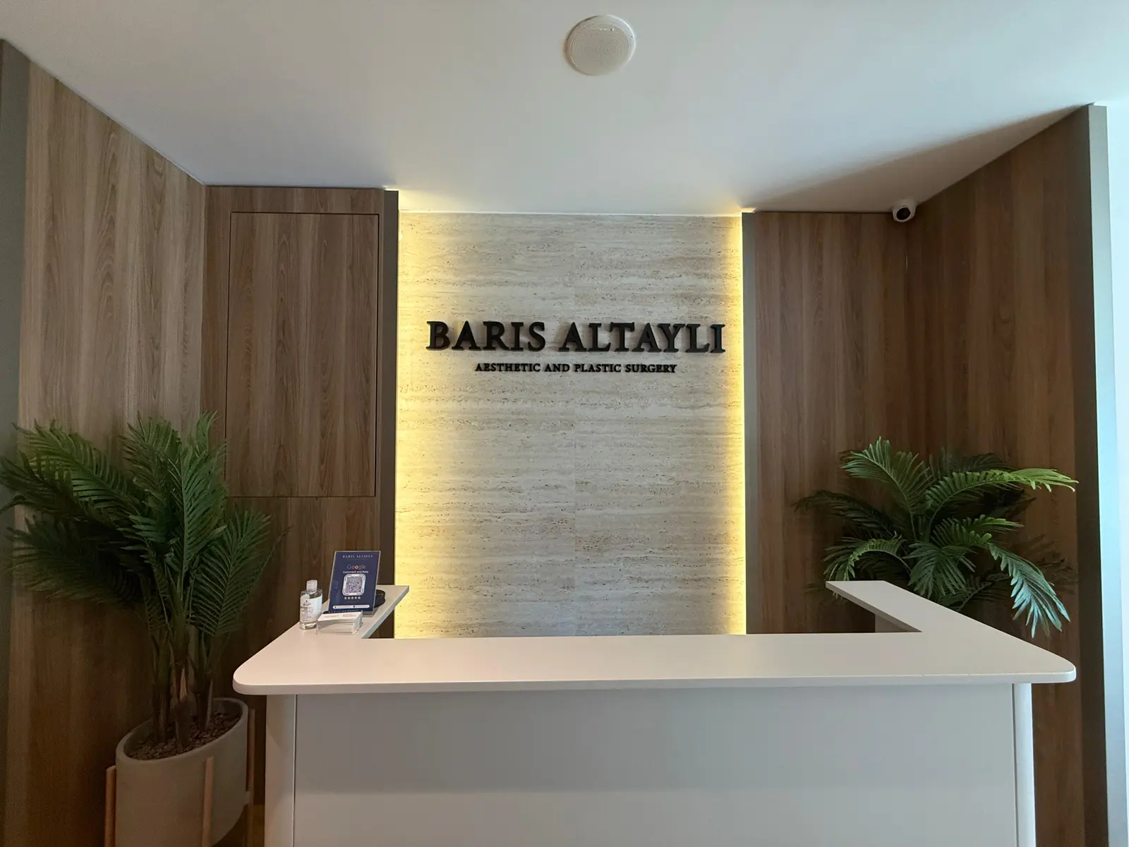 Von der Klinik bereitgestelltes Foto von Dr. Barış Altaylı