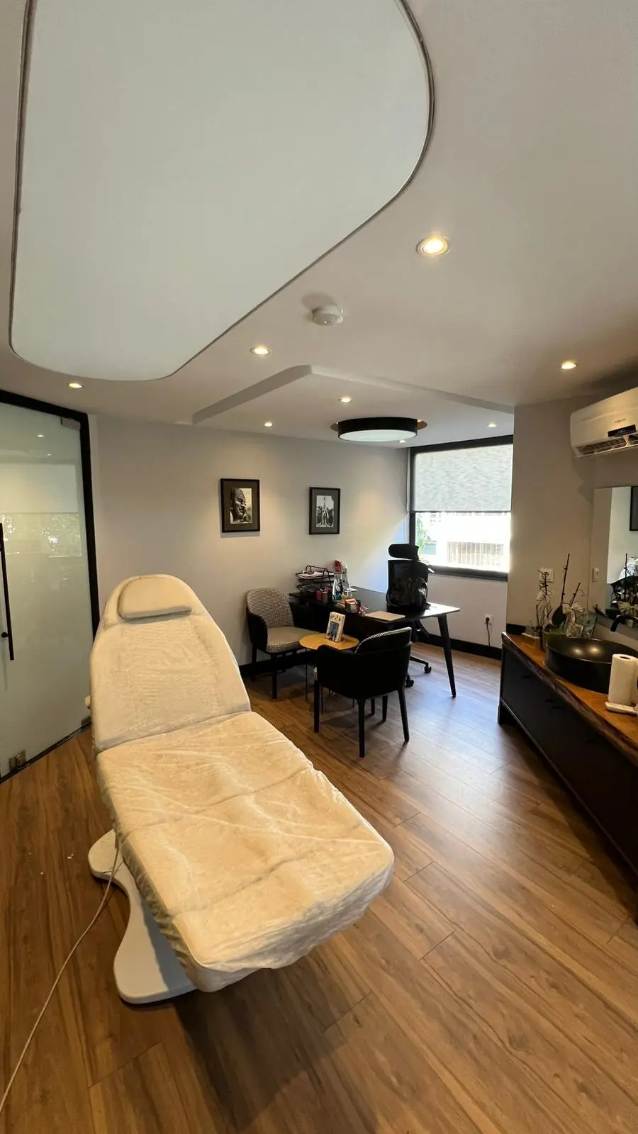 Von der Klinik bereitgestelltes Foto von Dr. Elif İnaç