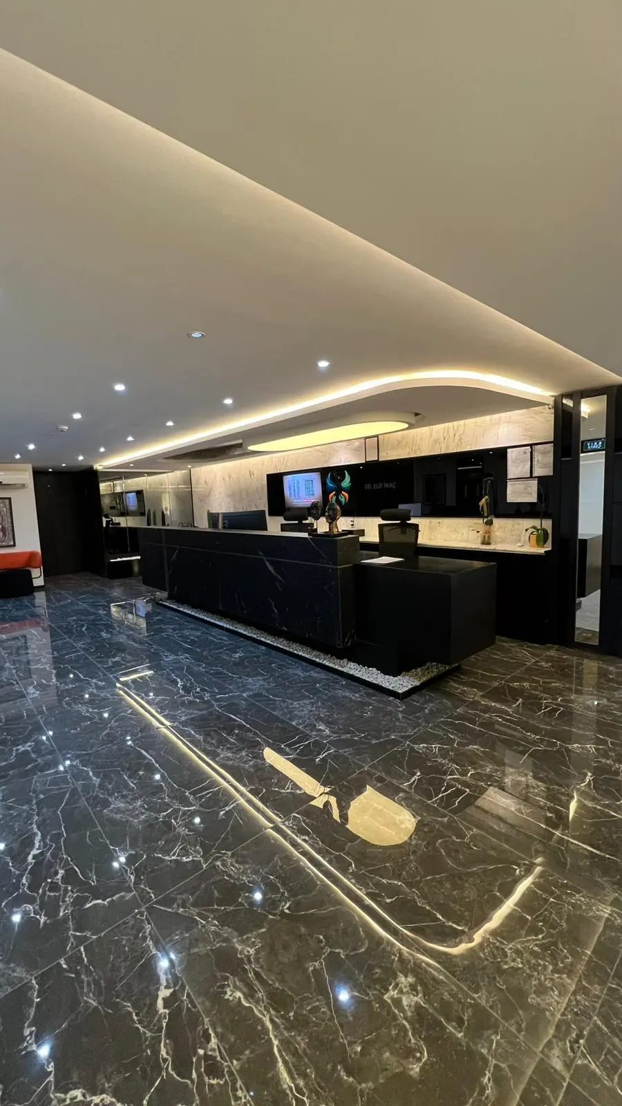 Von der Klinik bereitgestelltes Foto von Dr. Elif İnaç