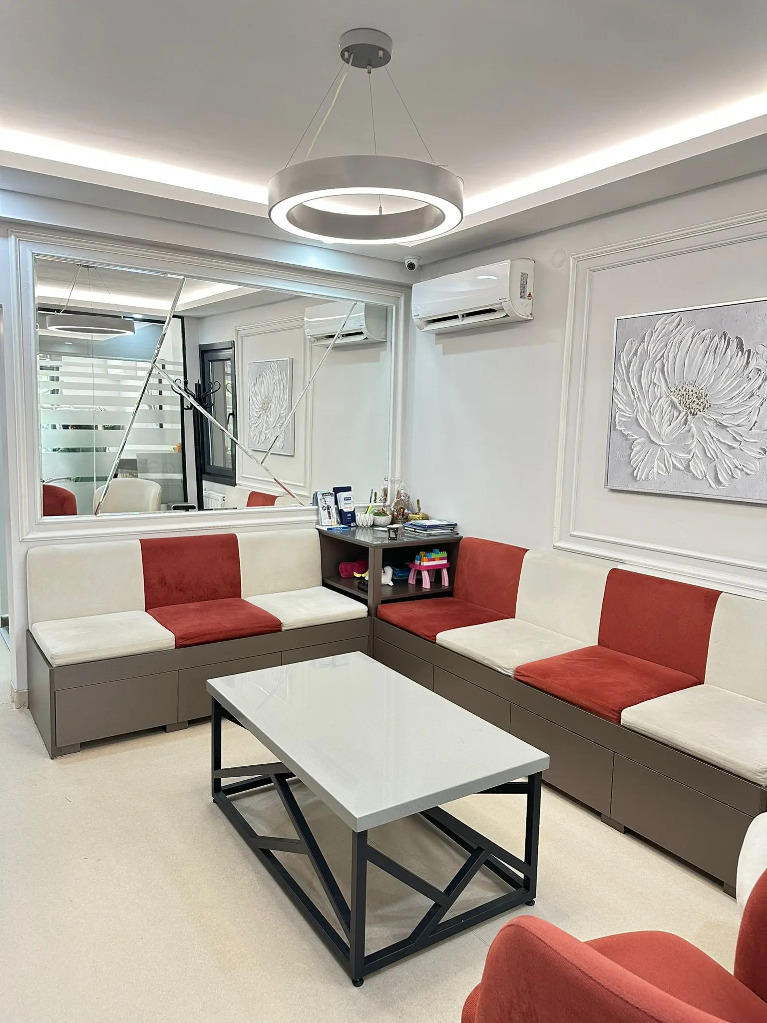 Clinic-provided photograph of Dr Hakan Bilsel
