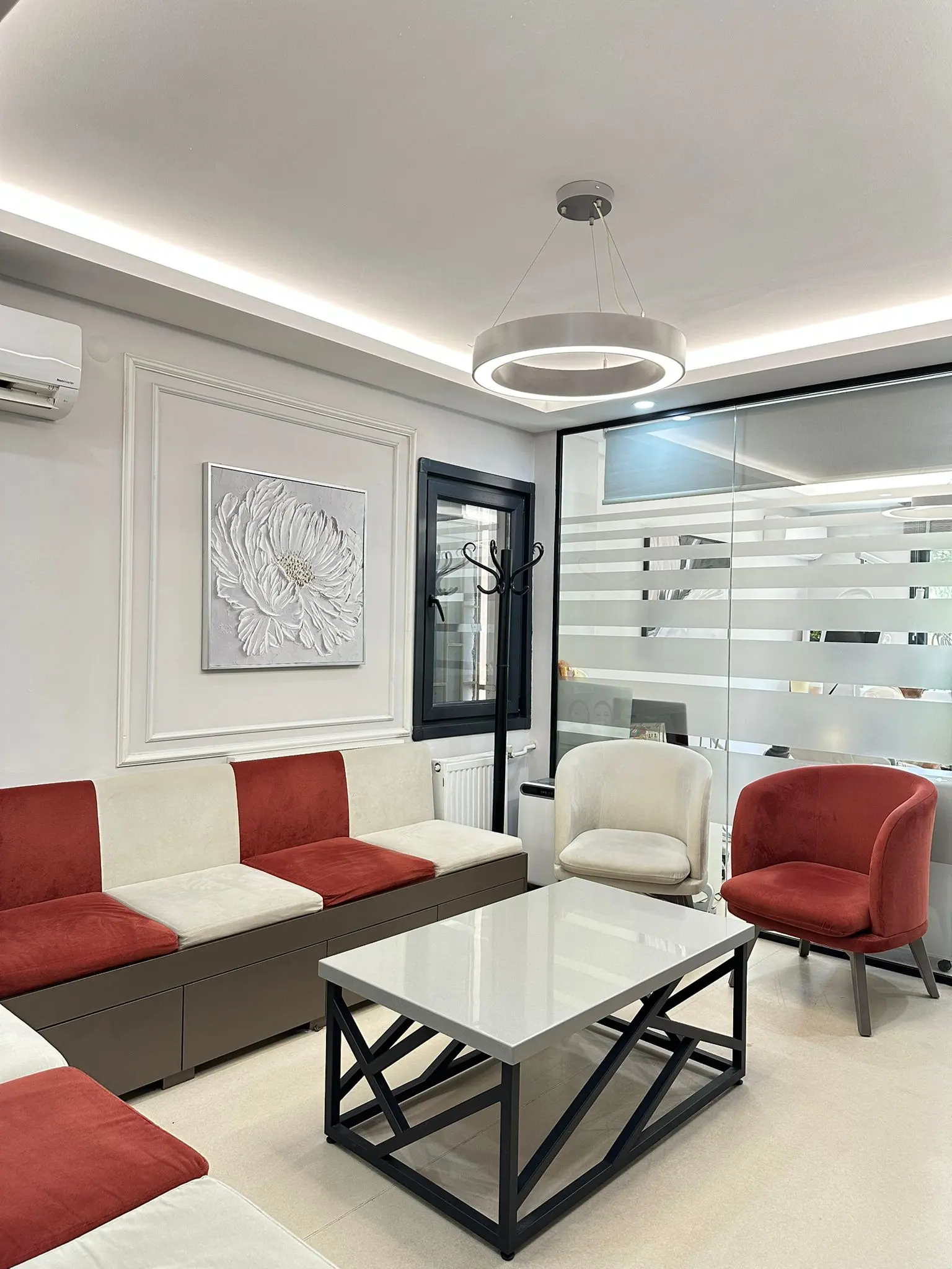 Clinic-provided photograph of Dr Hakan Bilsel