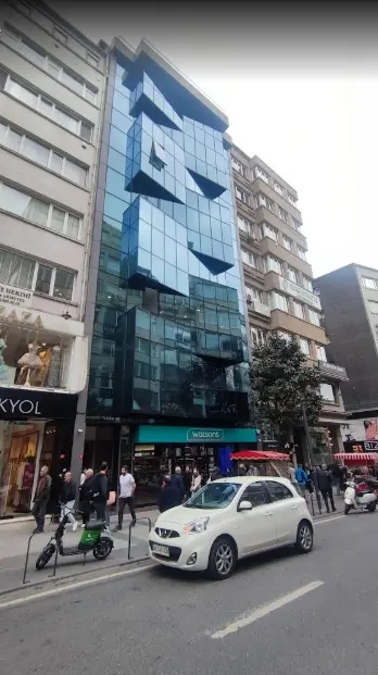 Clinic-provided photograph of Dr Yusuf İlker Çömez
