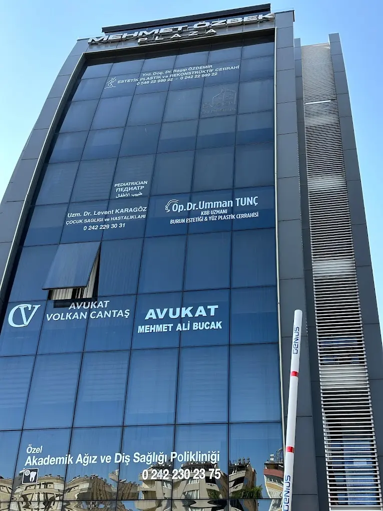 Clinic-provided photograph of Dr Umman Tunç