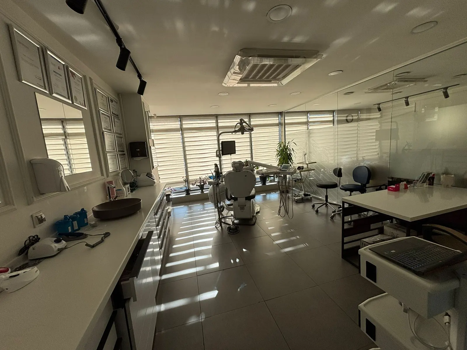 Von der Klinik bereitgestelltes Foto von Dentual Zahnklinik