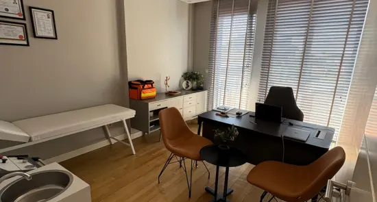 Clinic-provided photograph of Dr Erdem Çağlar