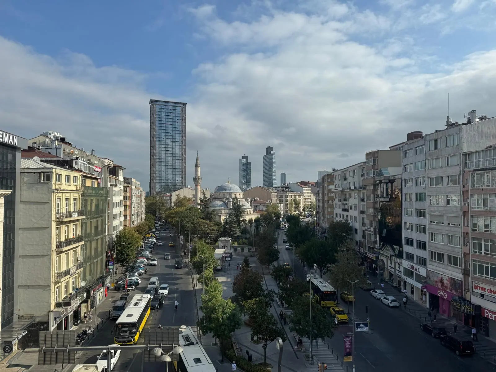 Von der Klinik bereitgestelltes Foto von Dr. Mustafa Kuzdere