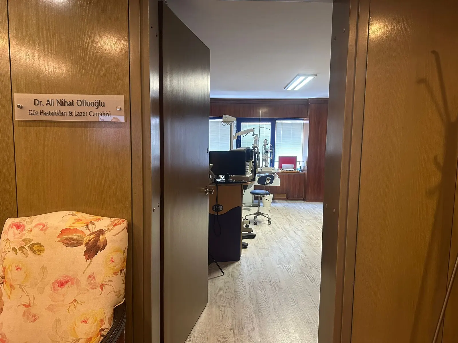 Clinic-provided photograph of Dr Ali Nihat Ofluoğlu