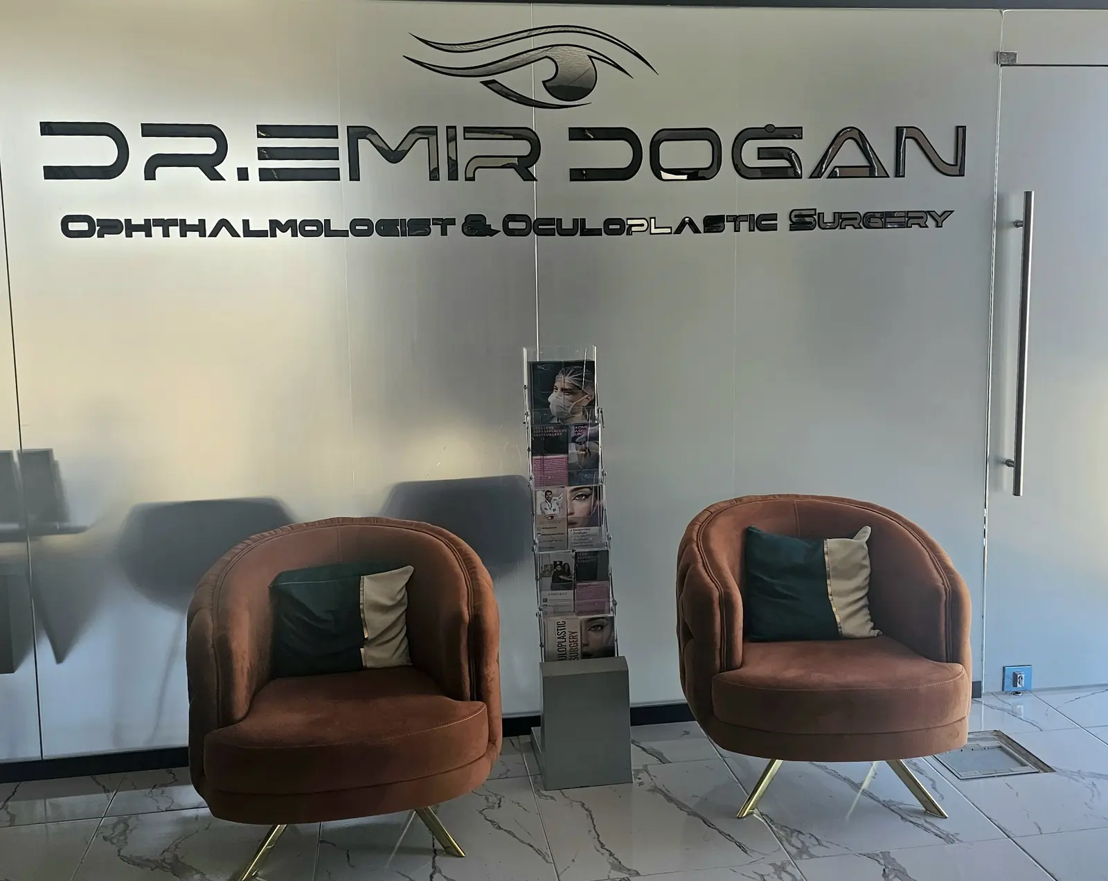 Von der Klinik bereitgestelltes Foto von Dr. Emir Doğan