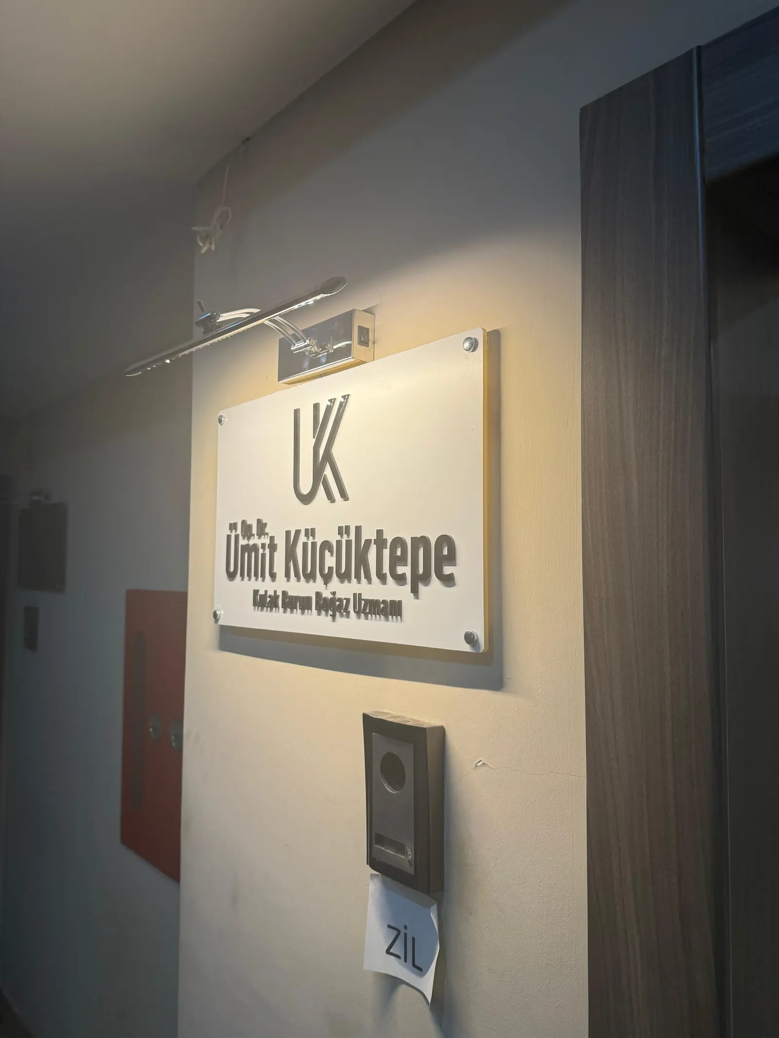 Clinic-provided photograph of Dr Ümit Küçüktepe