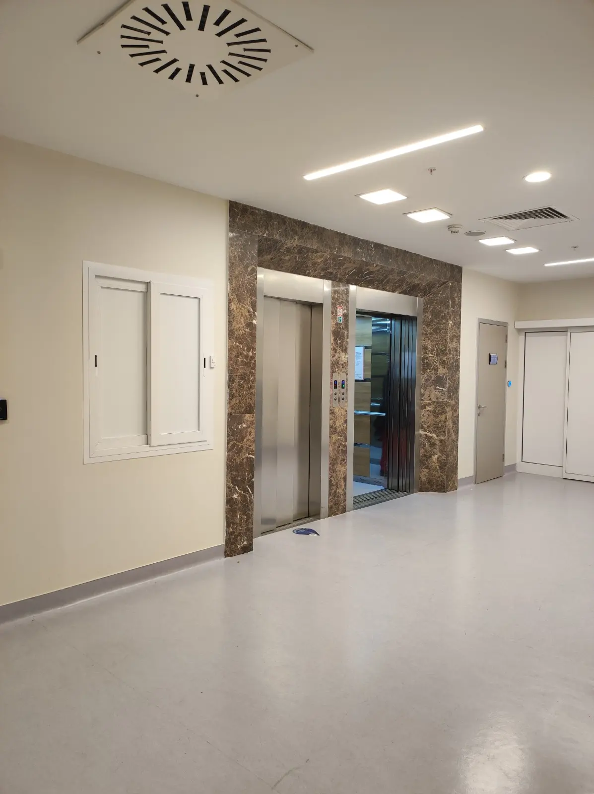 Clinic-provided photograph of Istanbul Oncology Hospital