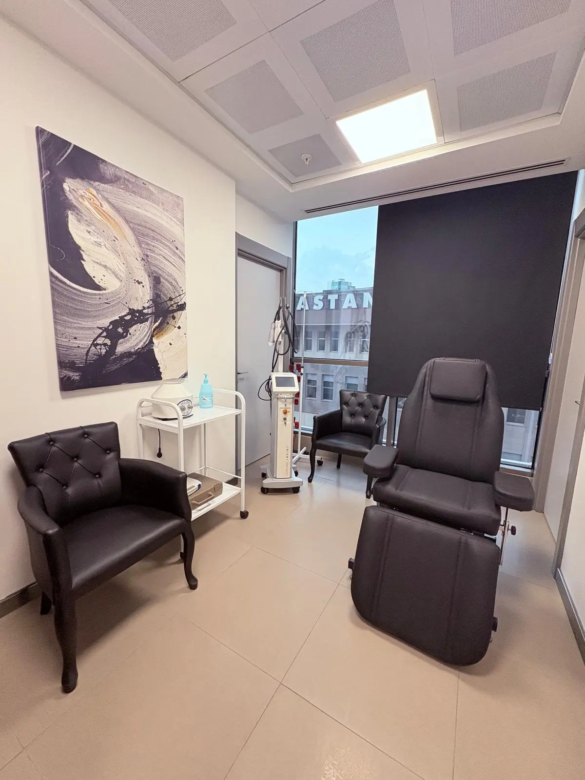 Clinic-provided photograph of Dr Barış Bıyıkoğlu