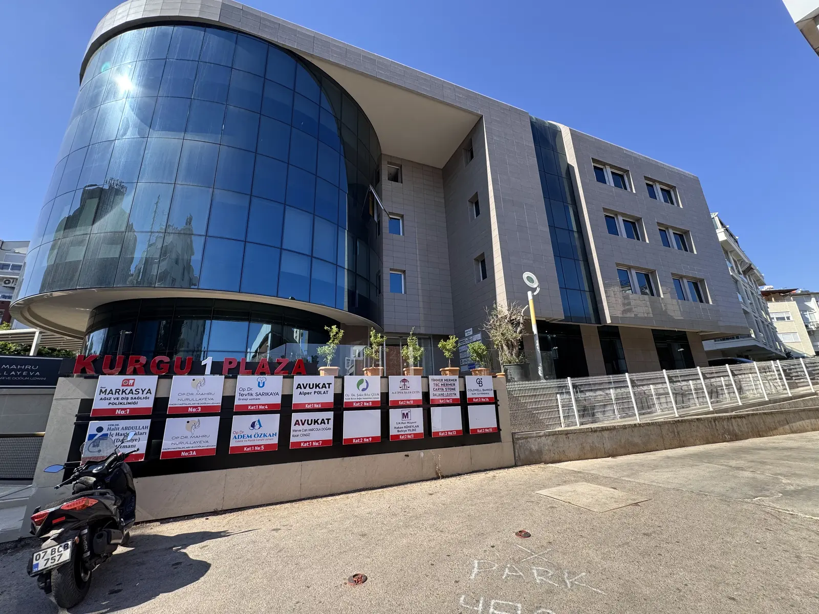 Clinic-provided photograph of Dr Şakir Bilge Çelik