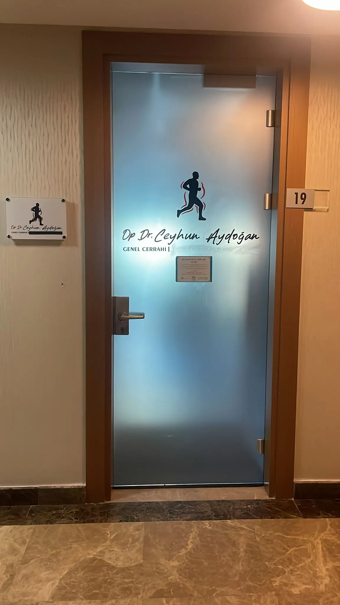 Von der Klinik bereitgestelltes Foto von Dr. Ceyhun Aydoğan