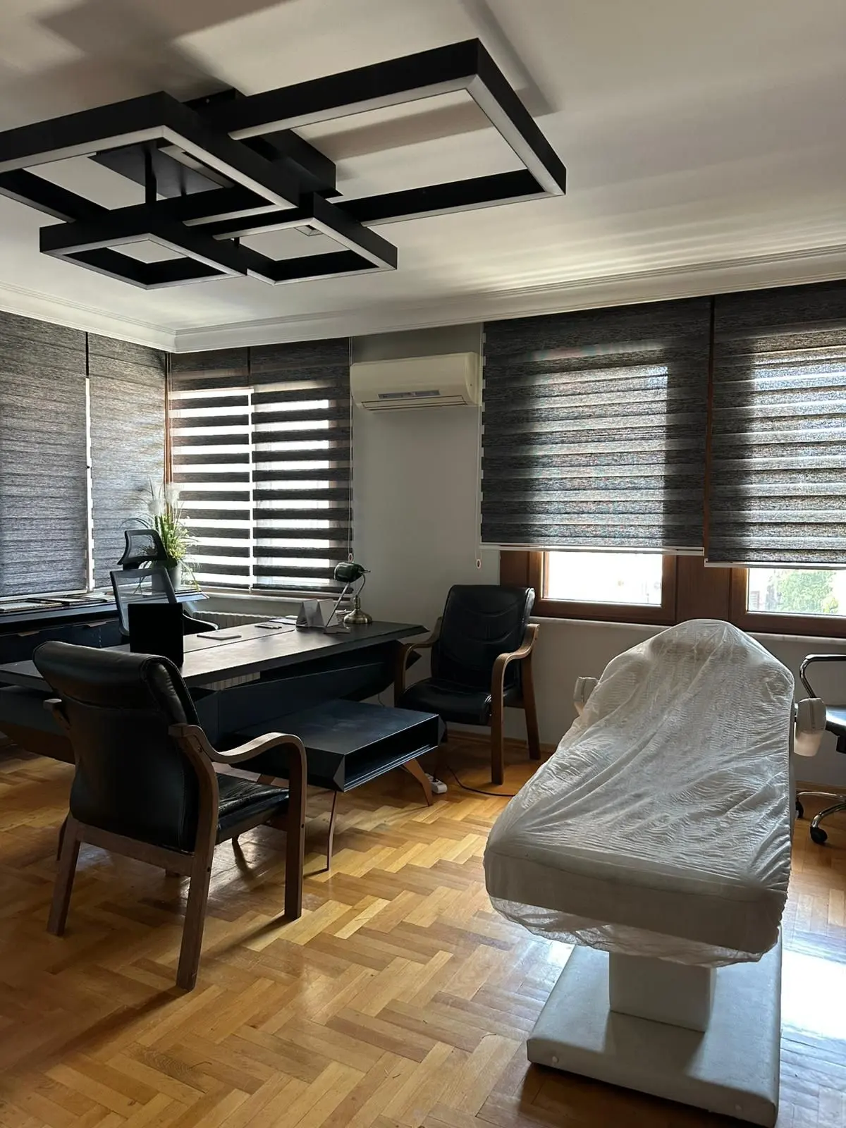 Clinic-provided photograph of Dr Özgen Kıvanç