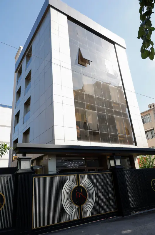 Clinic-provided photograph of Melik Yağmur Clinic