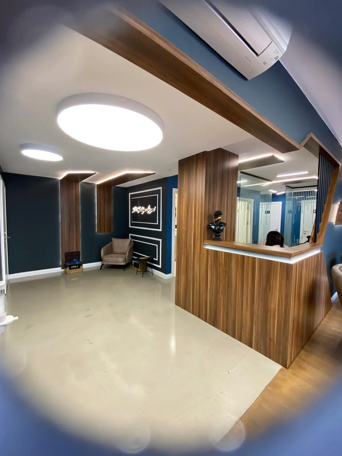 Clinic-provided photograph of Dr Şehriyar Nazarı