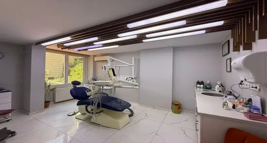 Von der Klinik bereitgestelltes Foto von Yalı Üçkuyular Zahnklinik