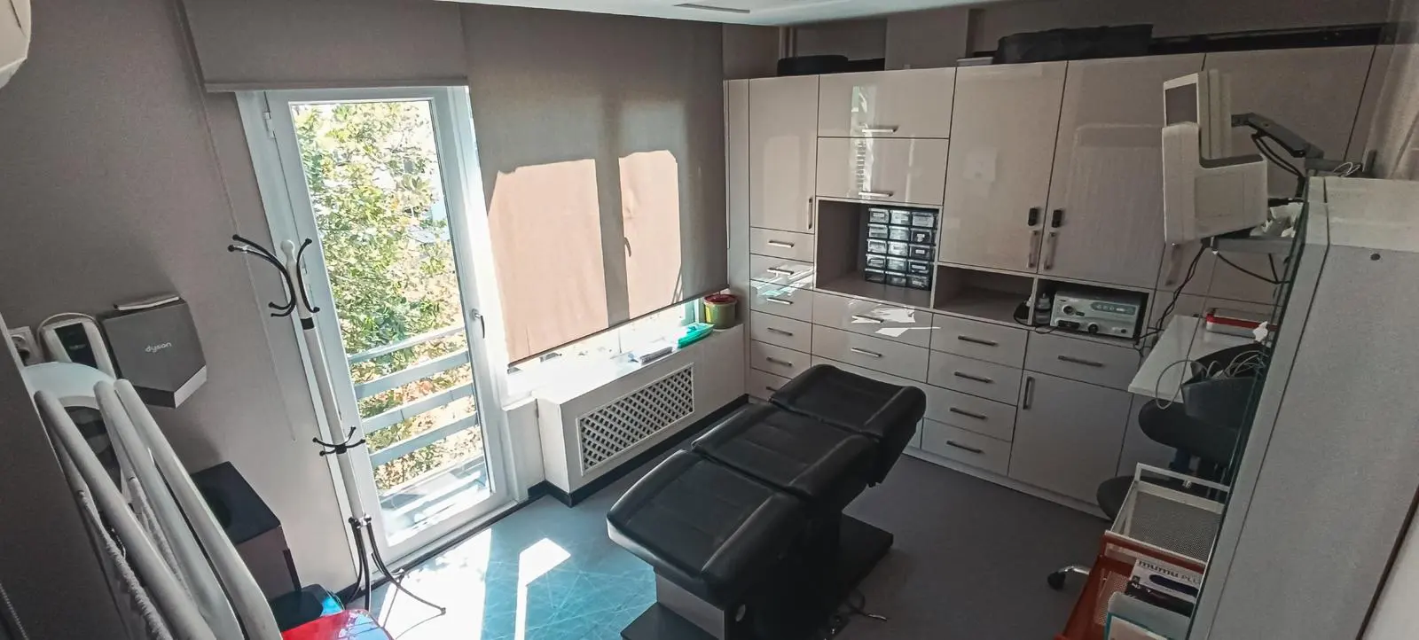 Clinic-provided photograph of Dr Güneş Tekten