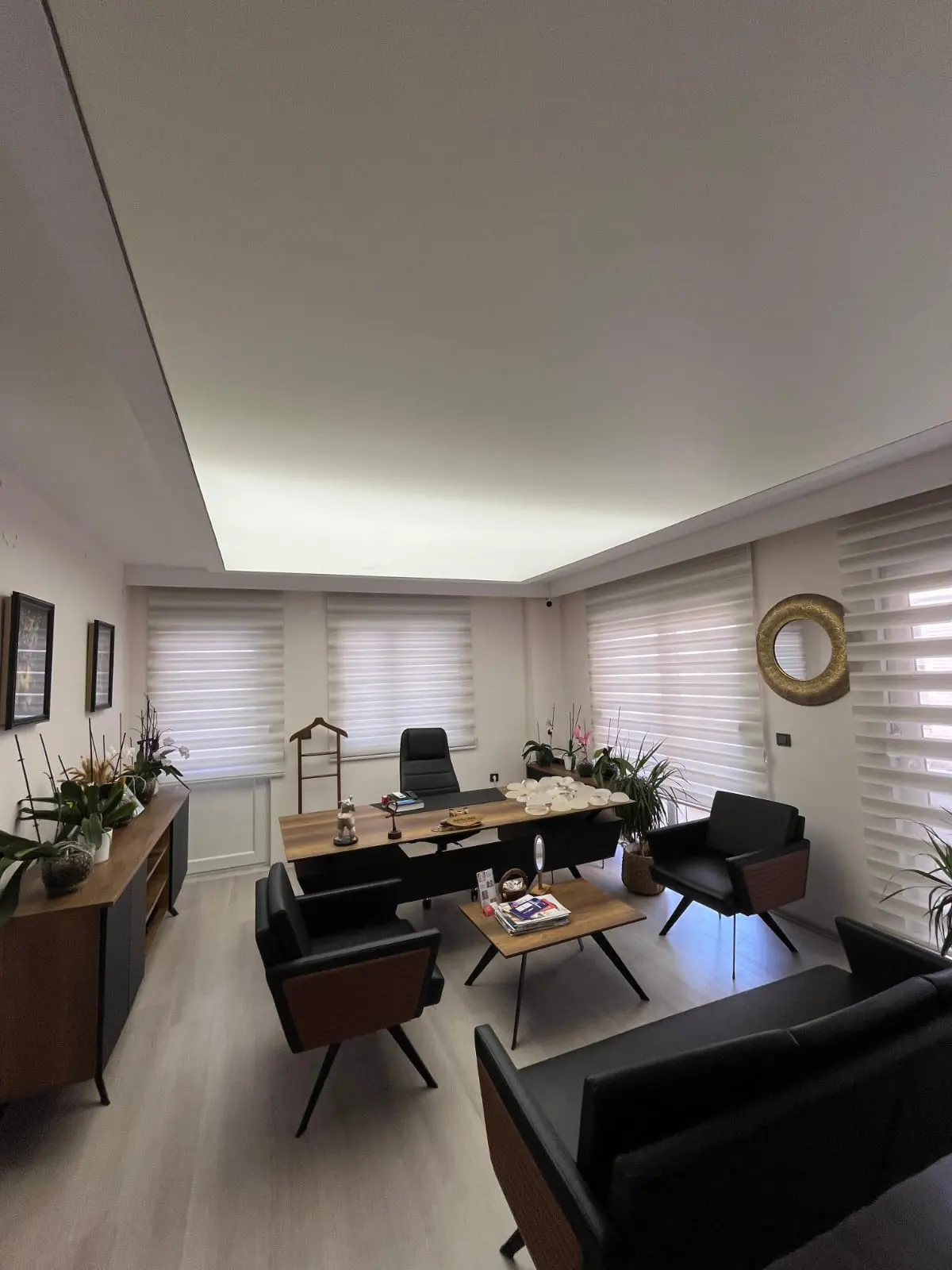 Clinic-provided photograph of Dr Beşir Şimşek