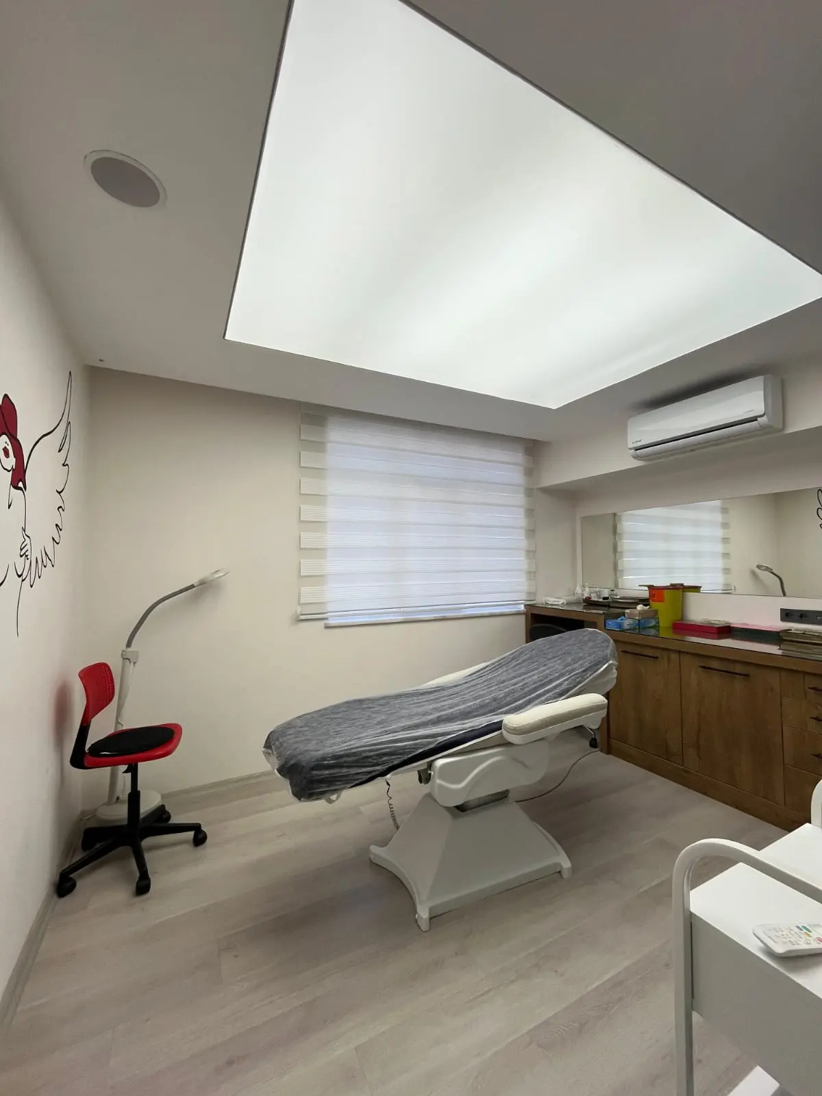 Clinic-provided photograph of Dr Beşir Şimşek