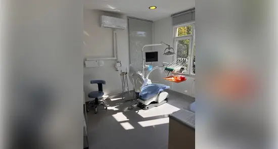 Von der Klinik bereitgestelltes Foto von Dentalis Zahnklinik