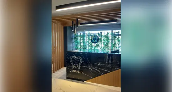 Von der Klinik bereitgestelltes Foto von Dentalis Zahnklinik
