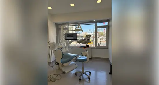 Von der Klinik bereitgestelltes Foto von Dentalis Zahnklinik