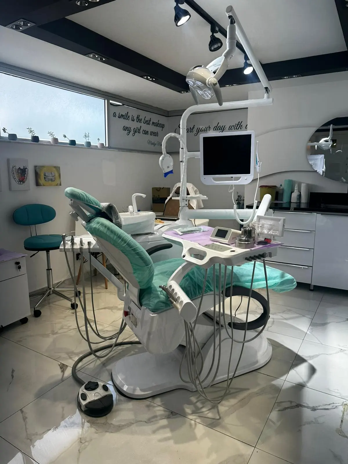 Von der Klinik bereitgestelltes Foto von Essos Zahnklinik
