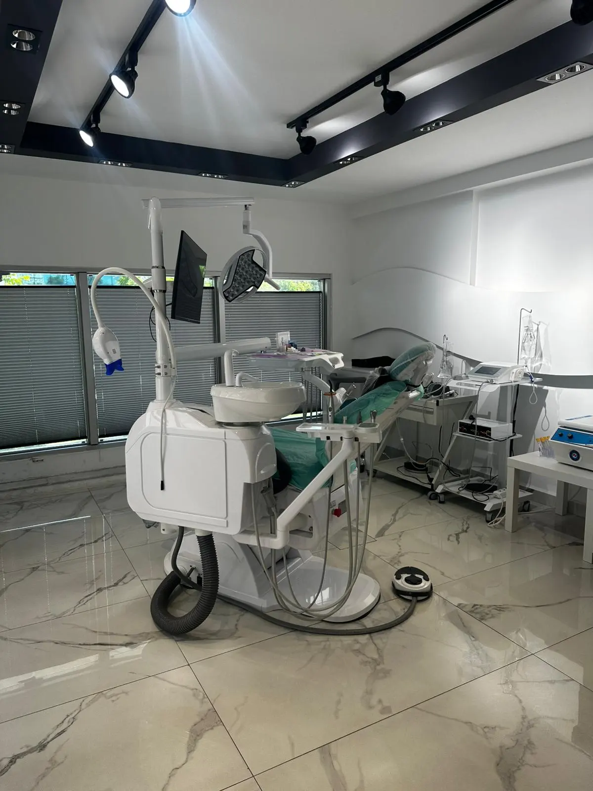 Von der Klinik bereitgestelltes Foto von Essos Zahnklinik
