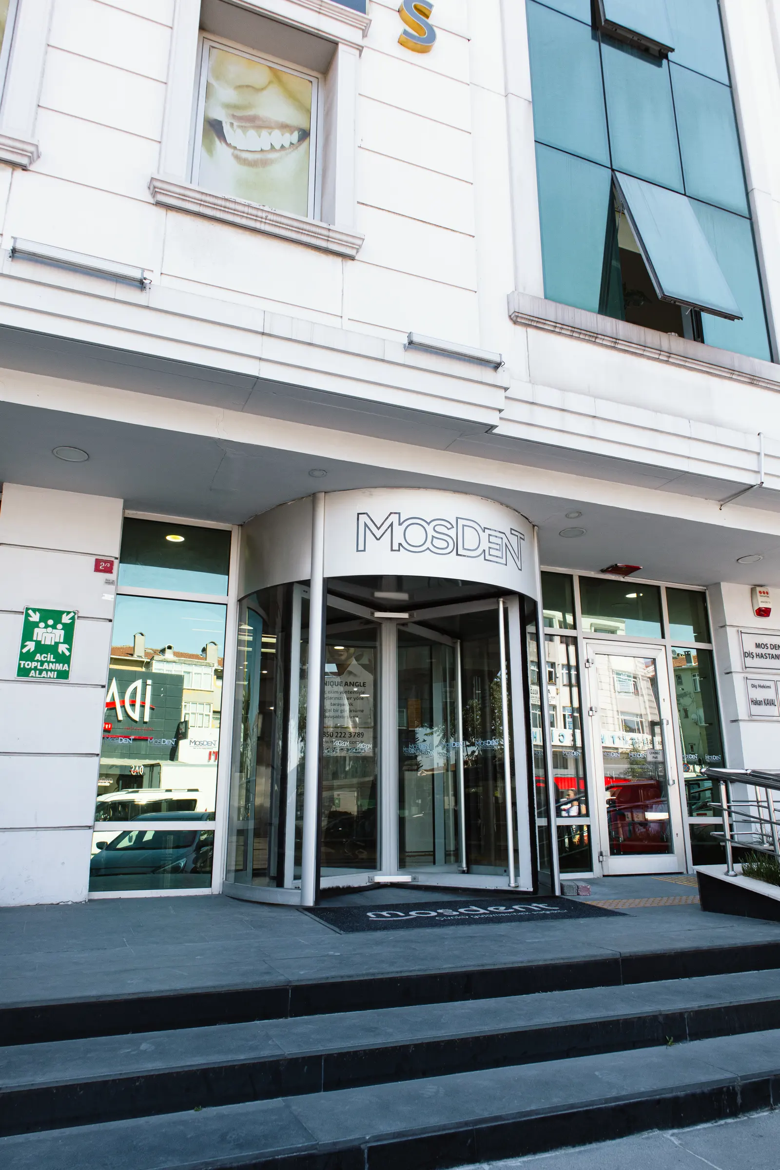 Clinic-provided photograph of Bahçelievler Mos Dental Clinic