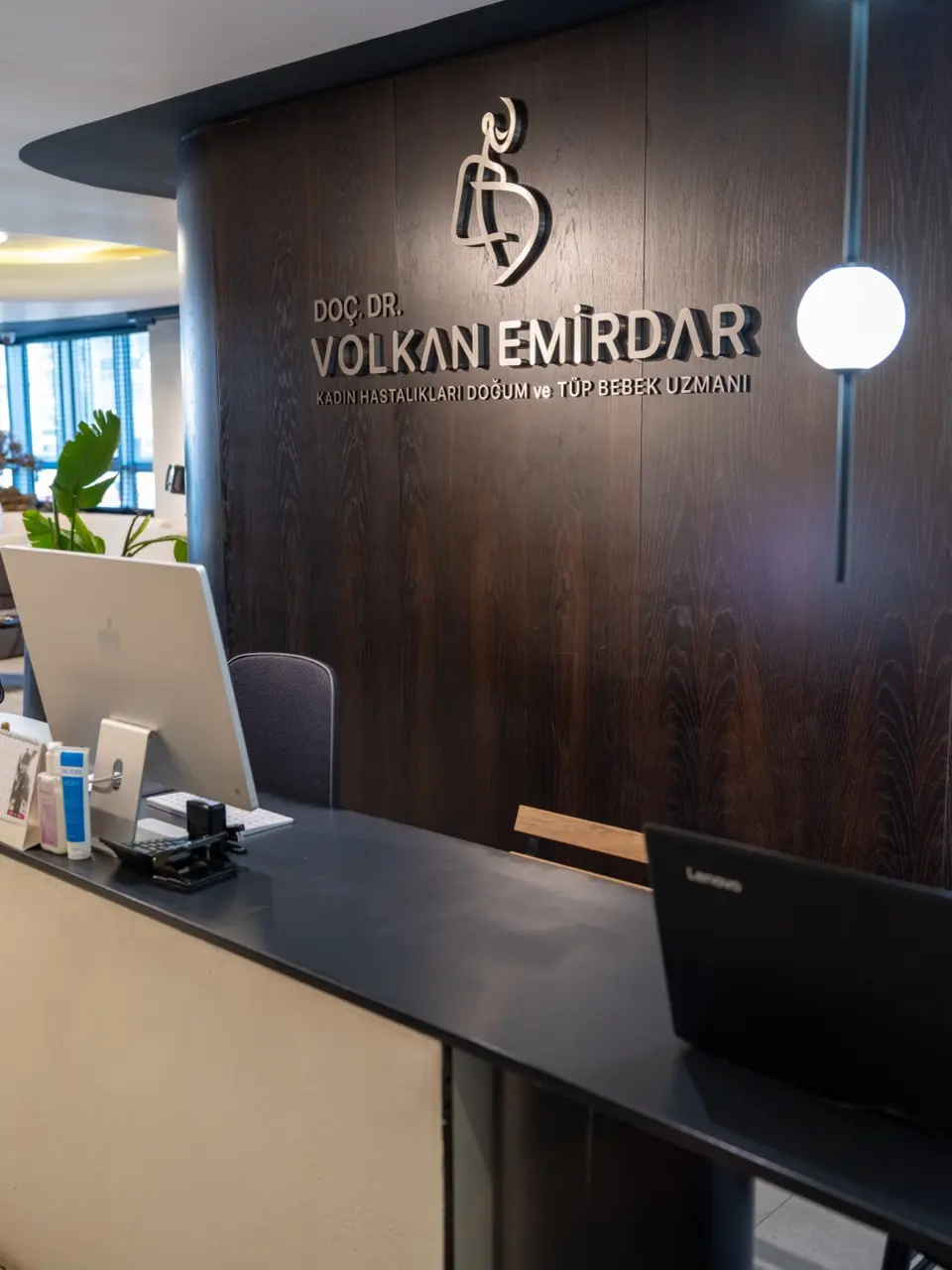 Clinic-provided photograph of Assoc. Prof. Dr Volkan Emirdar