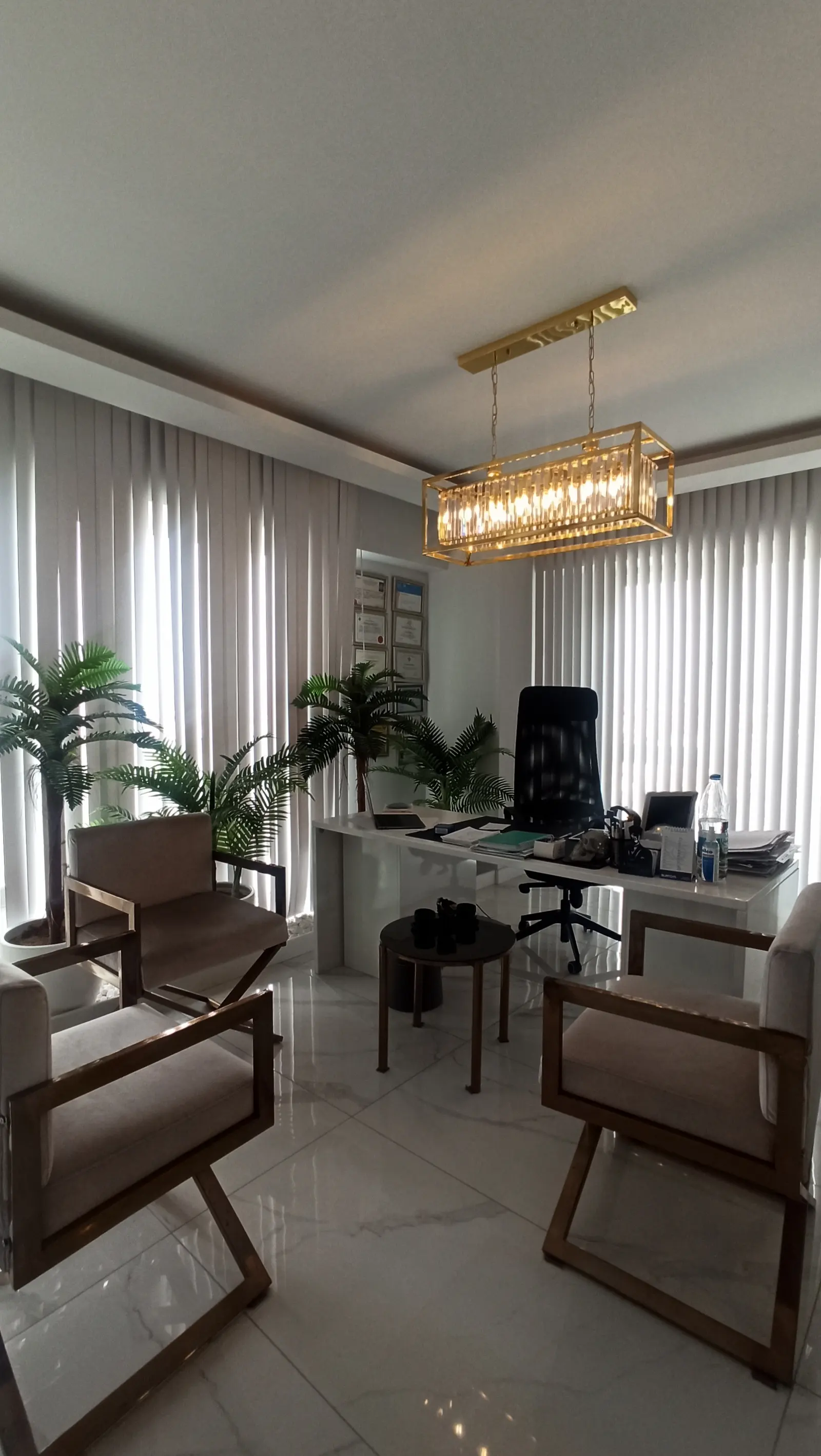 Clinic-provided photograph of Dr Önder Akdeniz