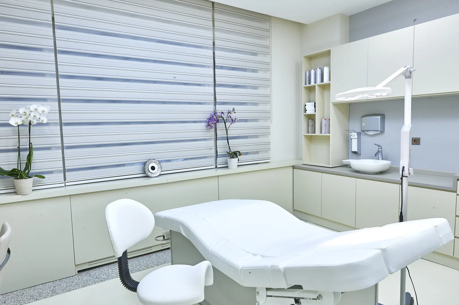 Clinic-provided photograph of Prof. Dr Burcu Çelet Özden