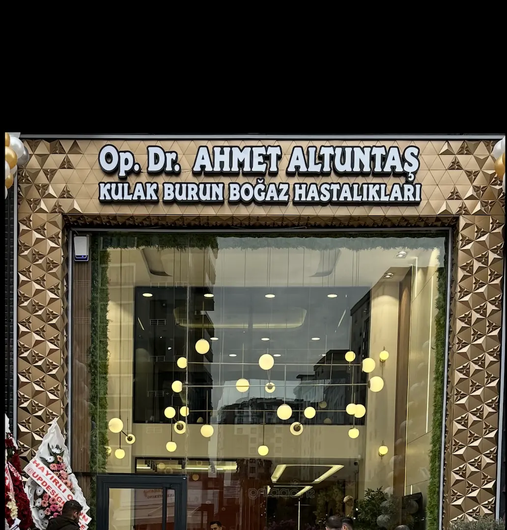 Clinic-provided photograph of Dr Ahmet Altuntaş