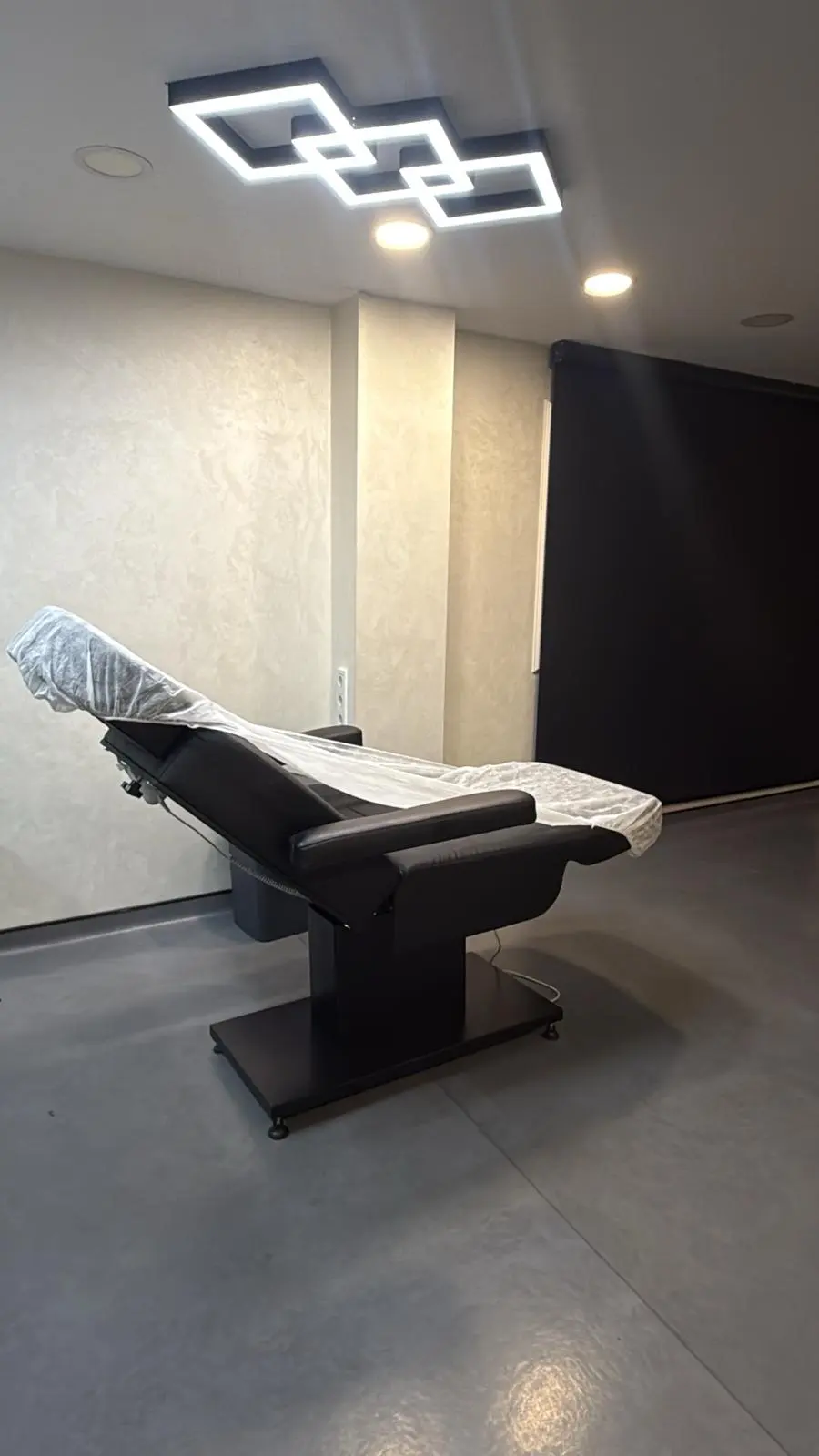 Clinic-provided photograph of Dr Alper İnce