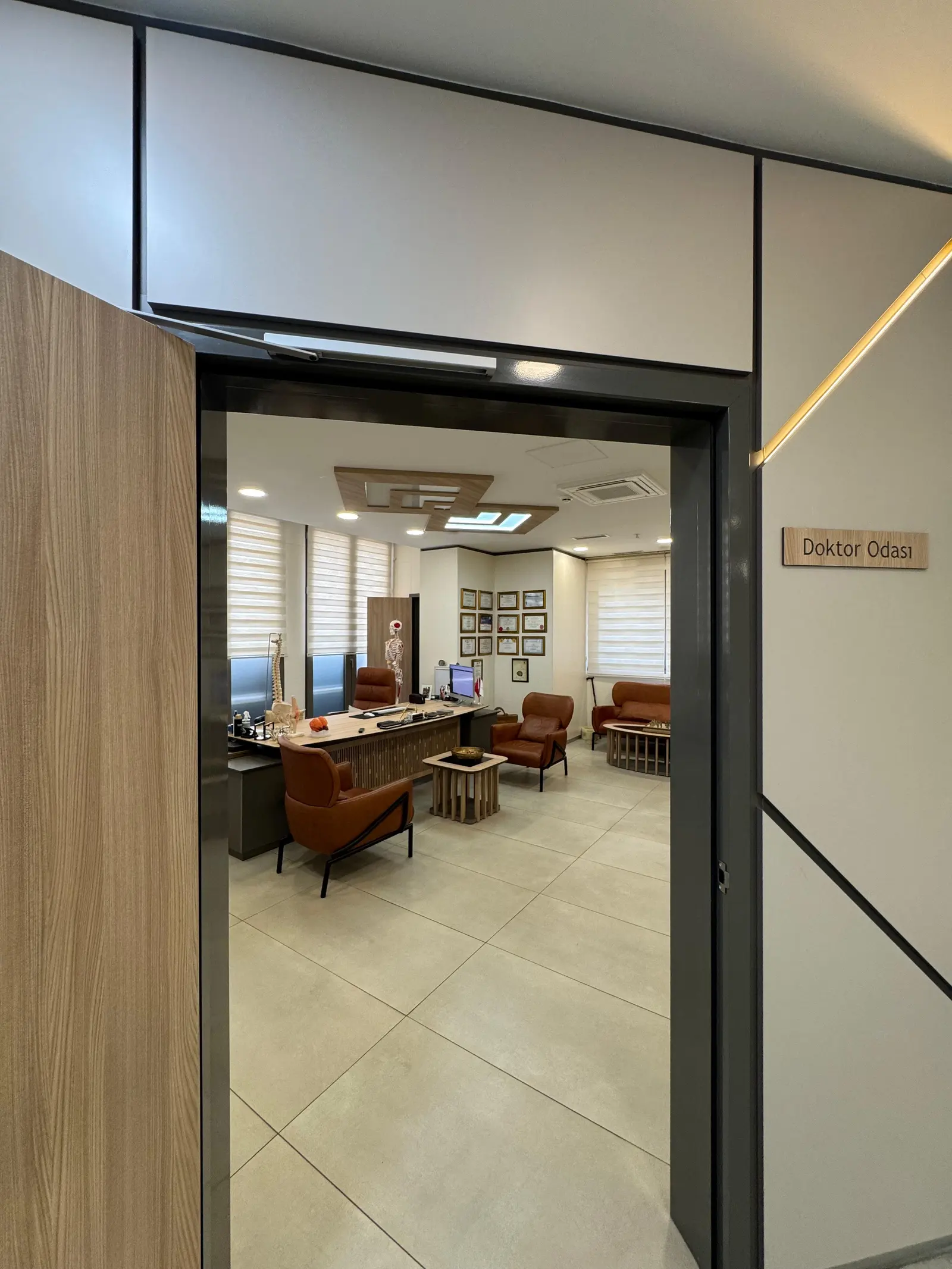 Clinic-provided photograph of Dr Erkan Yıldırım