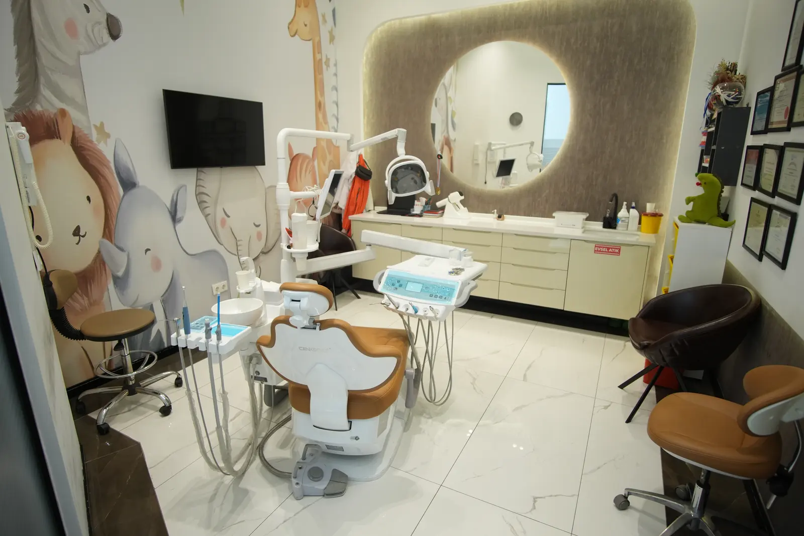 Clinic-provided photograph of Serdent Dental Clinic