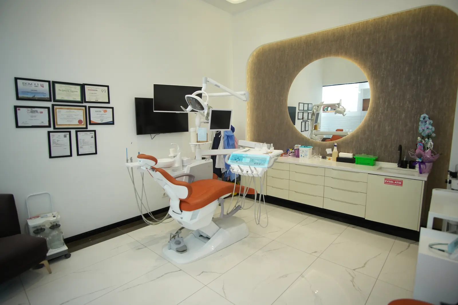 Clinic-provided photograph of Serdent Dental Clinic