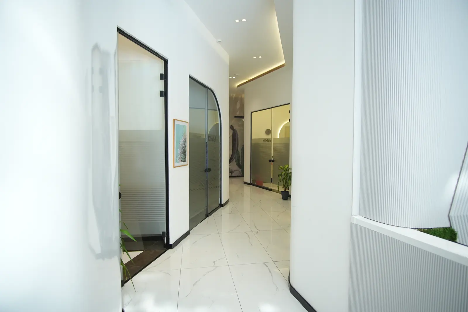 Clinic-provided photograph of Serdent Dental Clinic