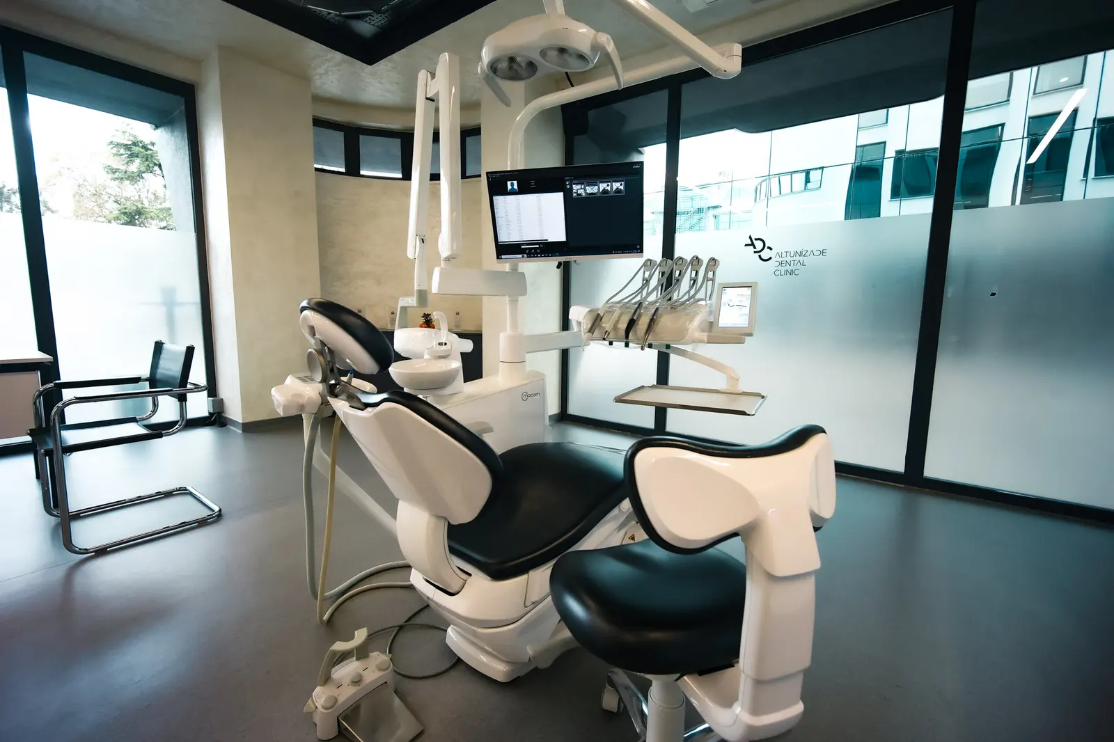 Clinic-provided photograph of Altunizade Dental Clinic