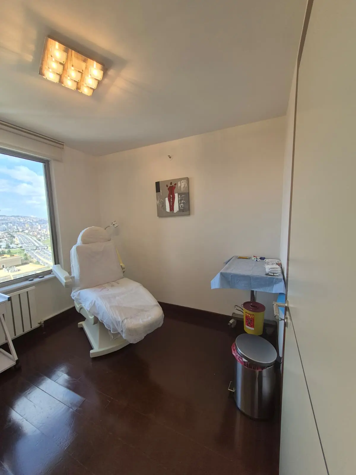 Clinic-provided photograph of Dr Atıfet Simin Oğur