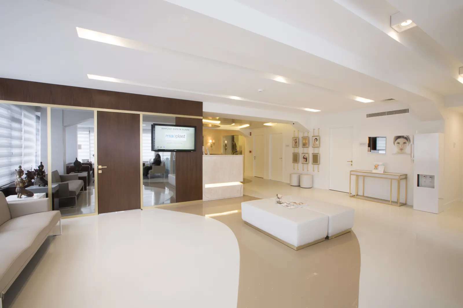 Clinic-provided photograph of Dr Arda Katırcıoğlu