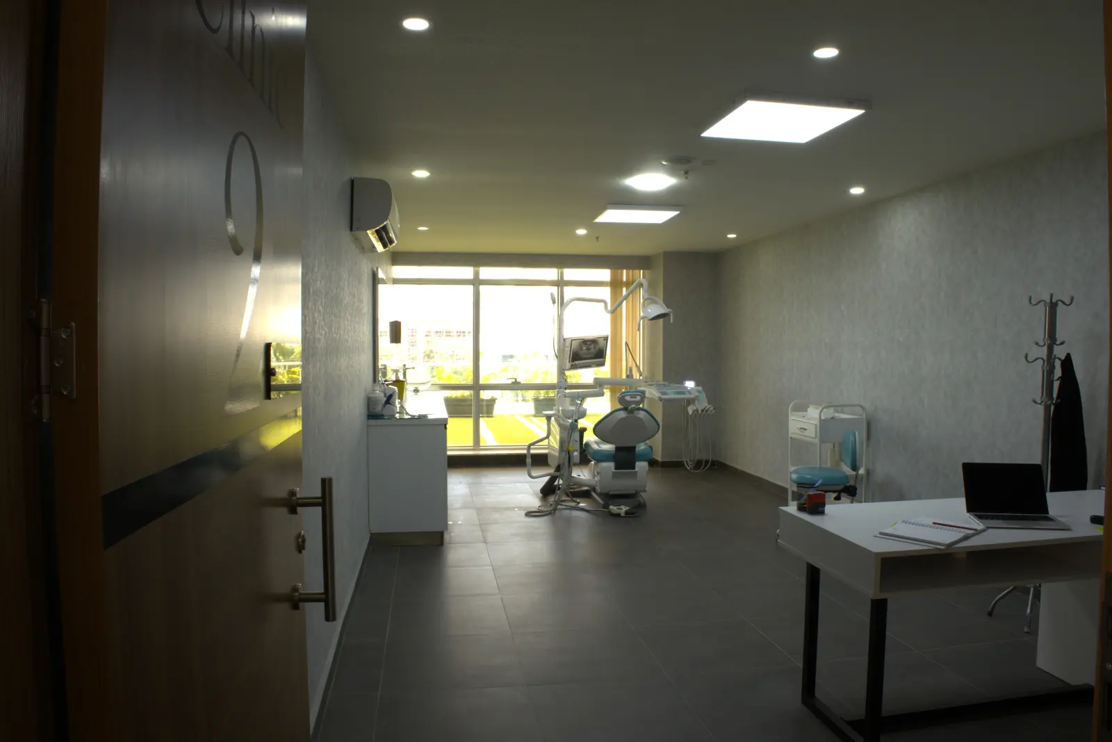 Clinic-provided photograph of Smileantalya Dental Clinic