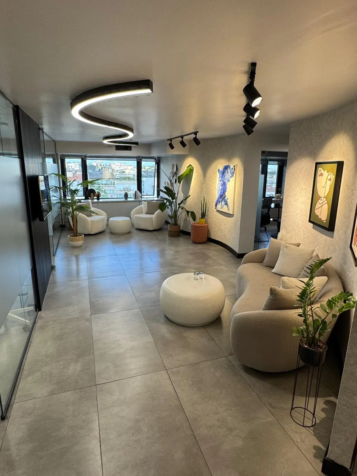 Clinic-provided photograph of Dr Çağrı Altuntaş