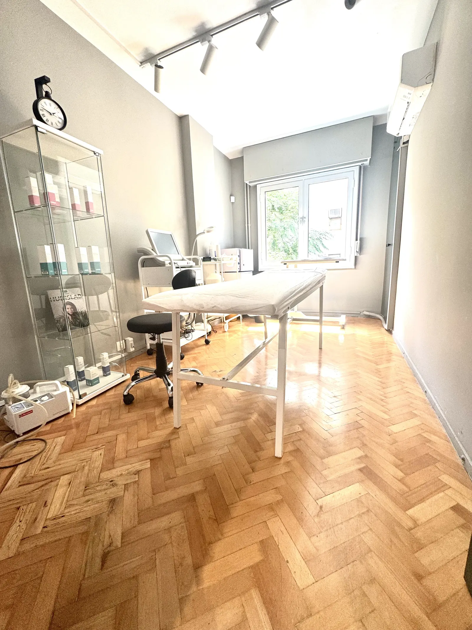 Clinic-provided photograph of Dr Yücel Birinci