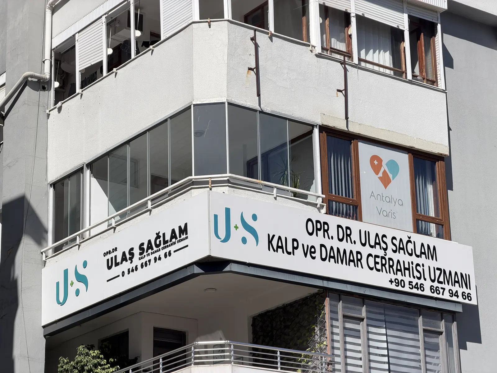 Von der Klinik bereitgestelltes Foto von Dr. Ulaş Sağlam