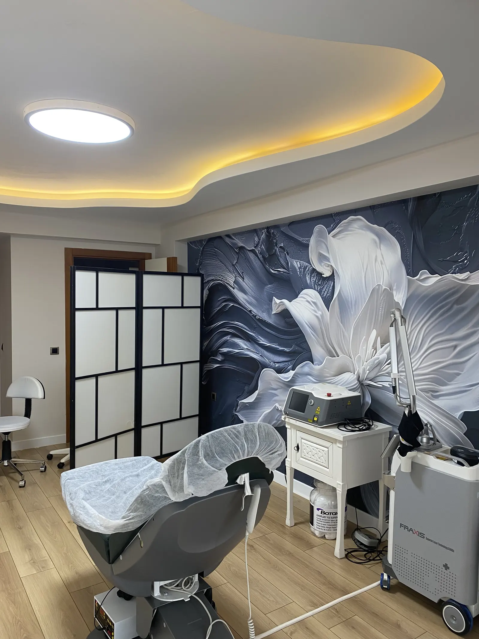 Clinic-provided photograph of Dr Ayşen Usluer